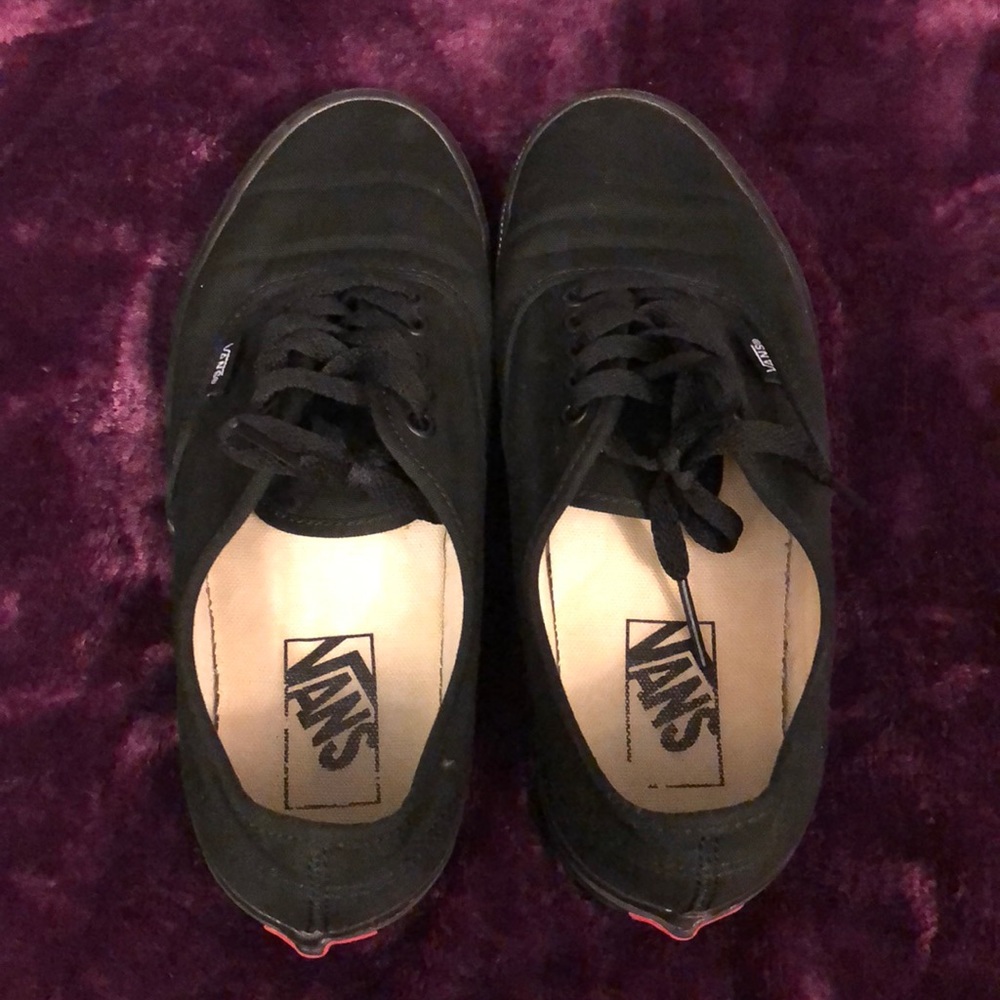 VAN’s / Black on Black classic 5 hole lace up
